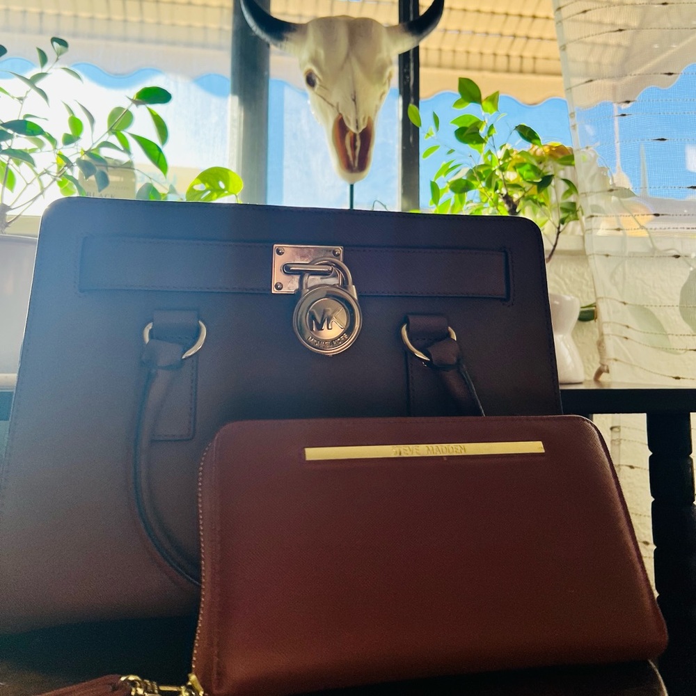 Michael kors purse and wallet